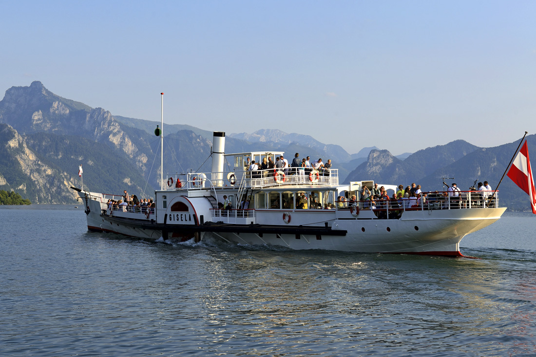 Schifffahrt am Traunsee mit dem Schiff Gisela | Oberösterreich Ausflugstipp in Gmunden: Fahrt mit dem Schiff am Traunsee im Salzkammergut