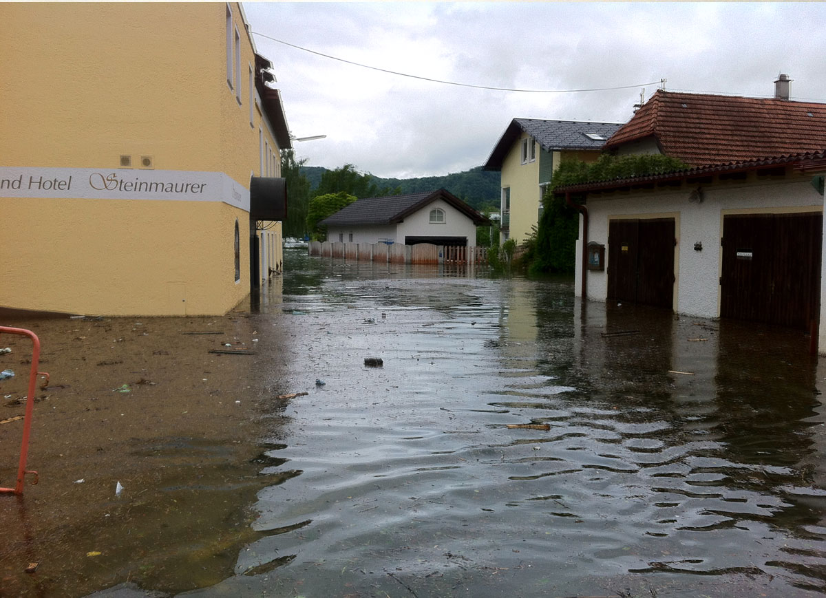 Hochwasser am Traunsee im Salzkammergut | Seehotel im Weyer