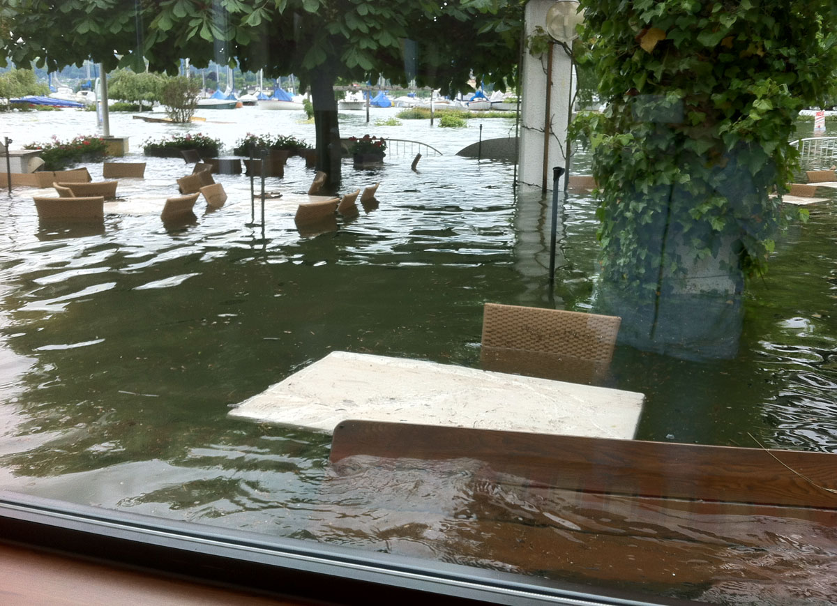 Hochwasser im Salzkammergut am Traunsee - Seehotel im Weyer